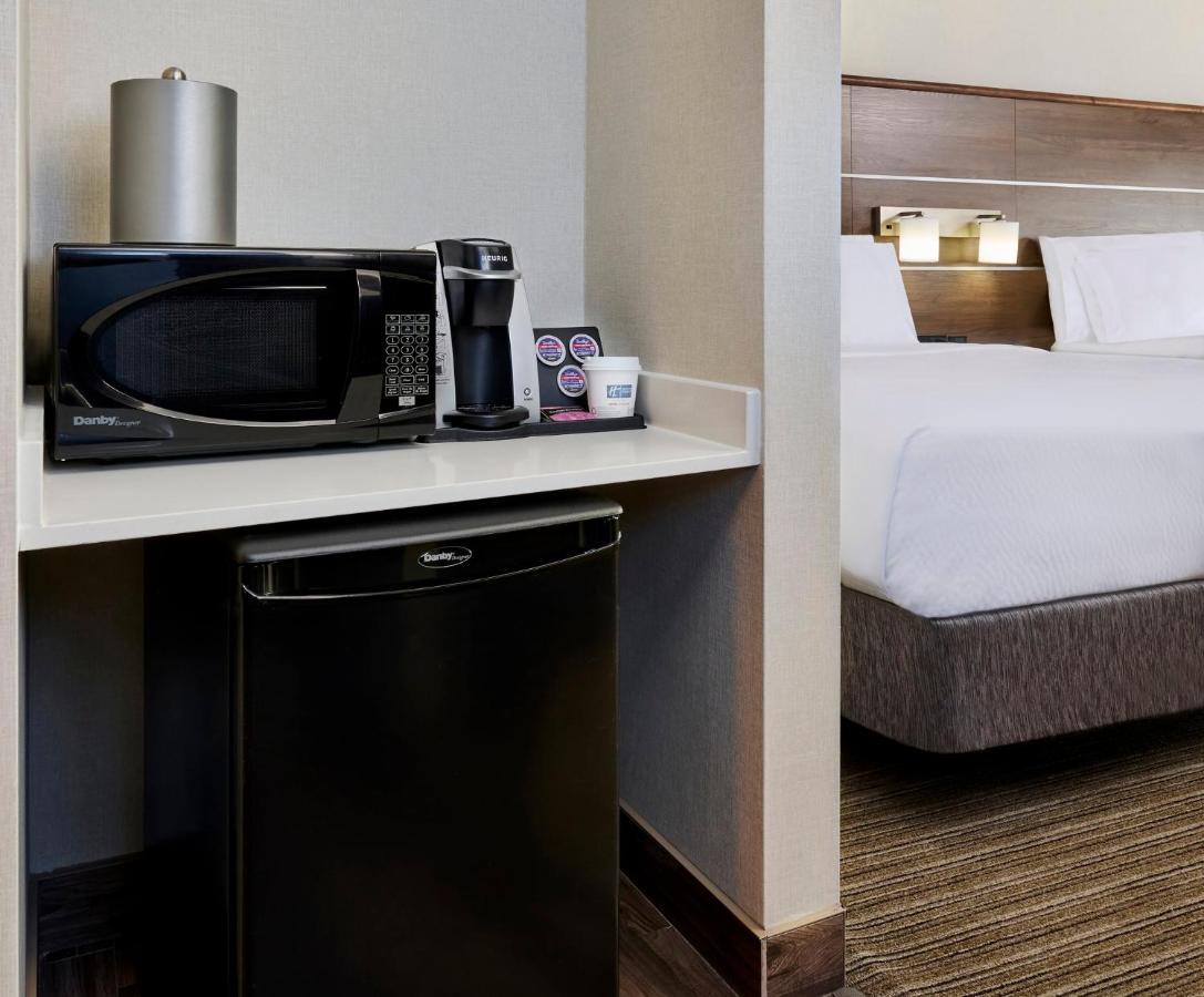 Holiday Inn Express & Suites - Brantford By Ihg Екстериор снимка